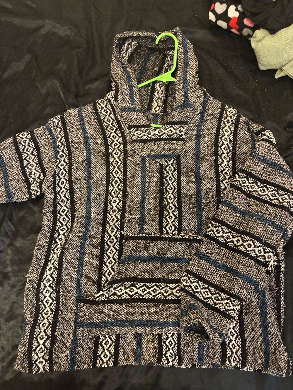 Men’s beach hoodie throw